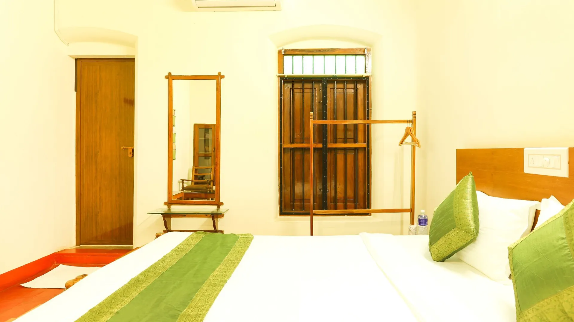Treebo Green Aura Alappuzha Hotel